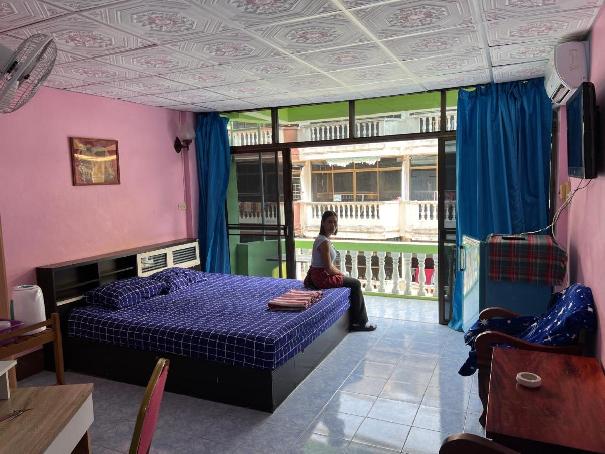 Yuri Guesthouse Jomtien Beach Dış mekan fotoğraf